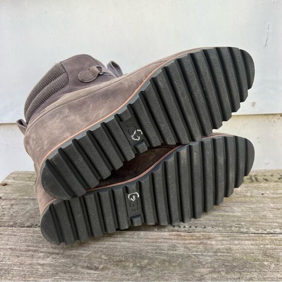 Ugg Kriston Brown Beige Suede Wedge Waterproof Boots Size 10 - Picture 8 of 8